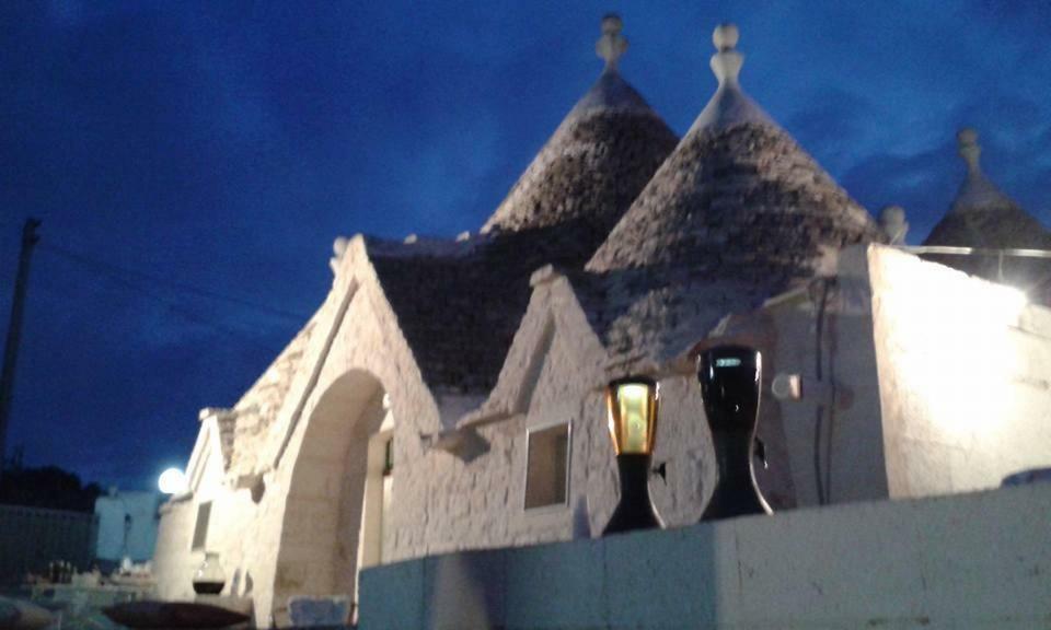 Trullo Le Tre Sorelle Чистерніно Екстер'єр фото
