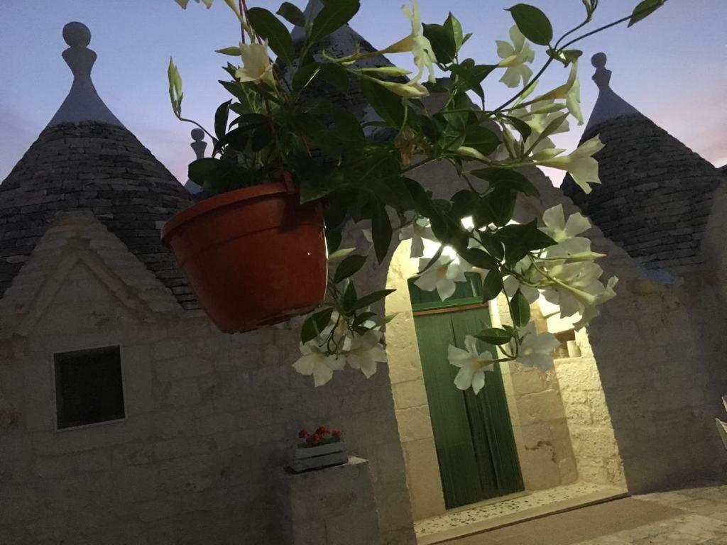 Trullo Le Tre Sorelle Чистерніно Екстер'єр фото