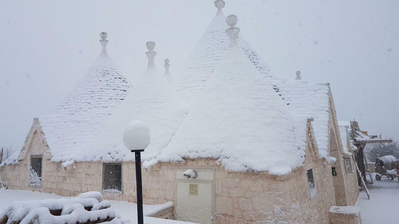 Trullo Le Tre Sorelle Чистерніно Екстер'єр фото